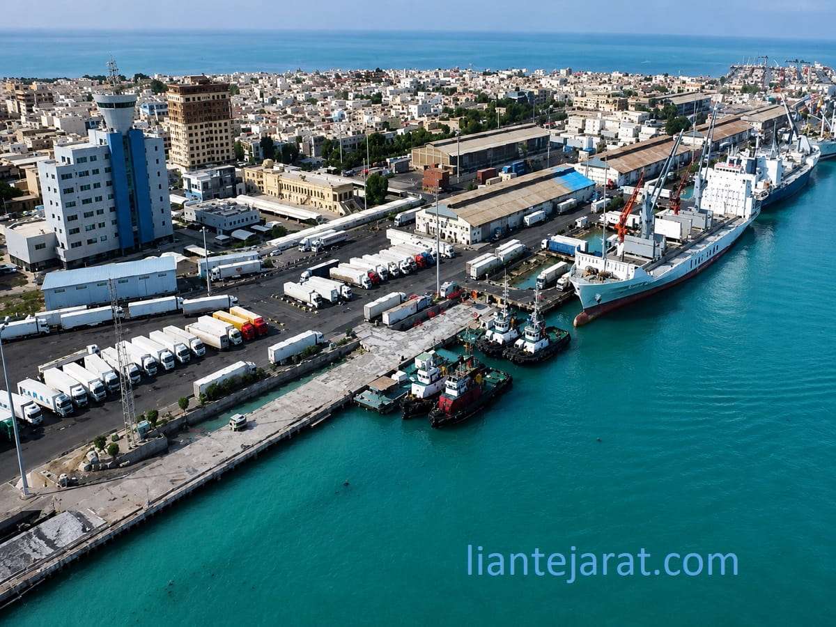 ترخیص کار گمرک بوشهر در حال انجام امور ترخیص کالا
